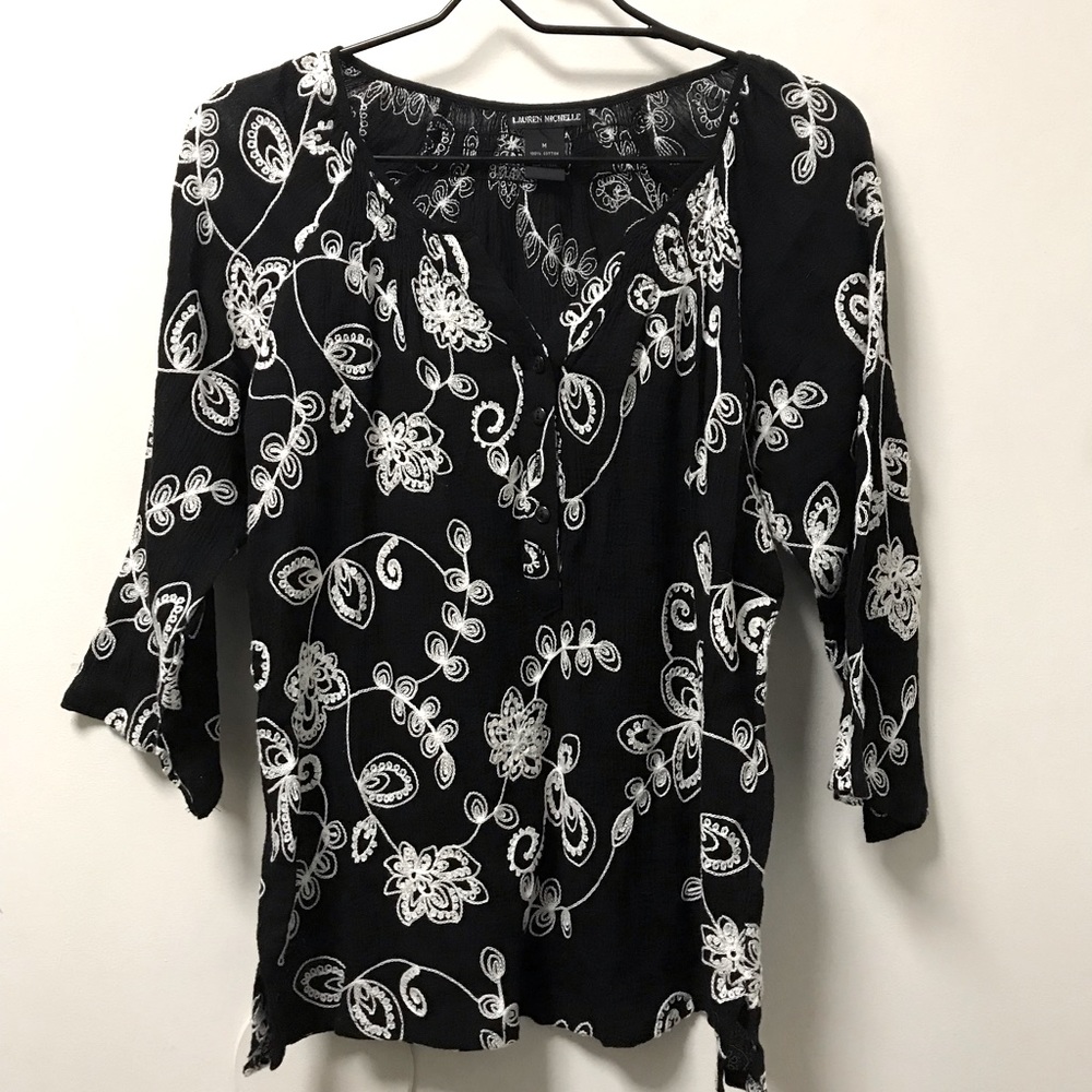 Beautiful Black & White Embroidered Floral Shirt! - Picture 1 of 8